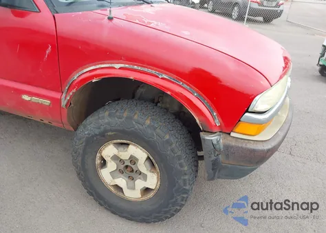 2003 Chevrolet S-10 Ls z USA, uszkodzony, nr VIN 1GCCT19X138255126